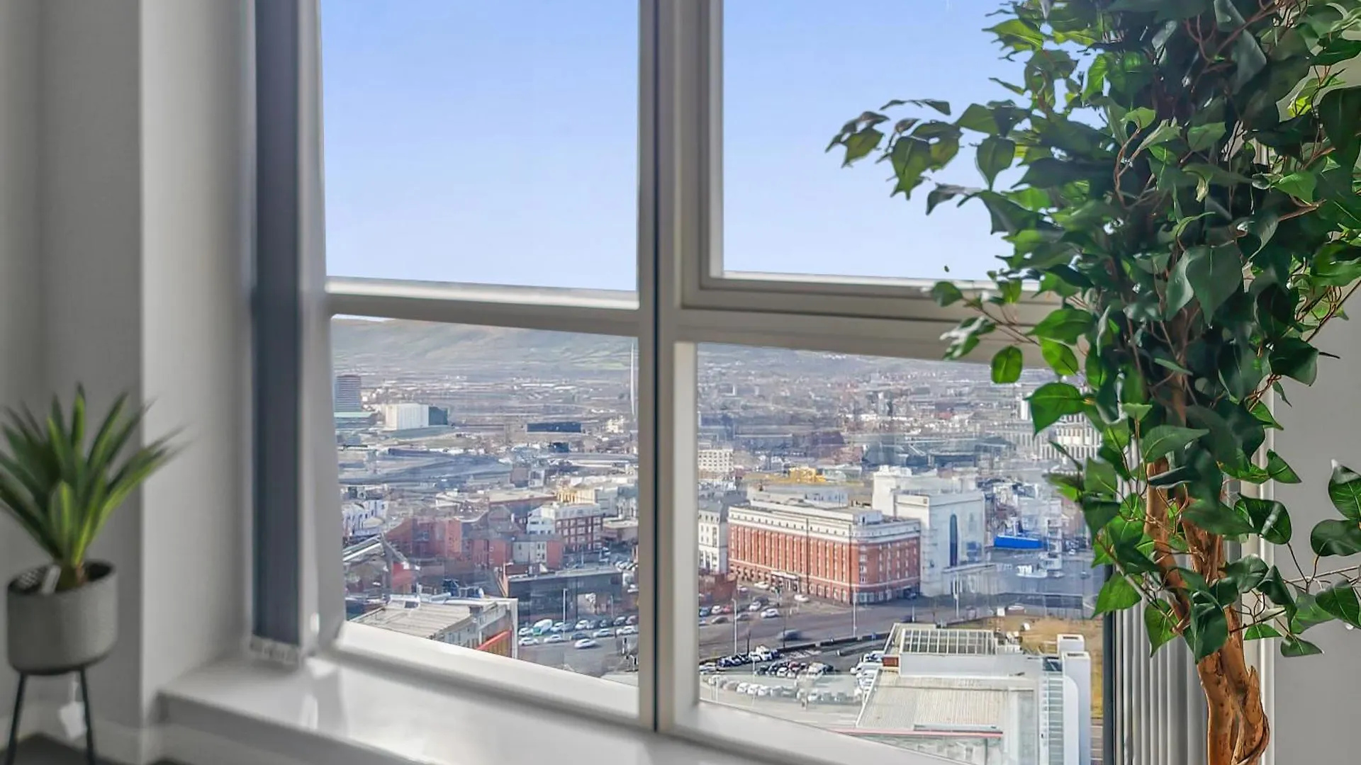 Sky High Ensuite Bedroom In Shared Apartment In Belfast City Centre 0*,  Royaume-Uni