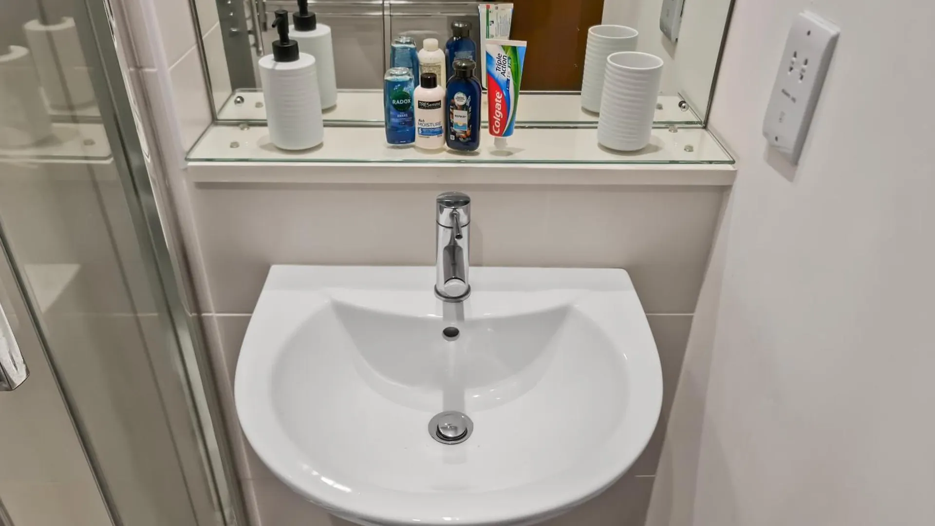 Sky High Ensuite Bedroom In Shared Apartment In Belfast City Centre